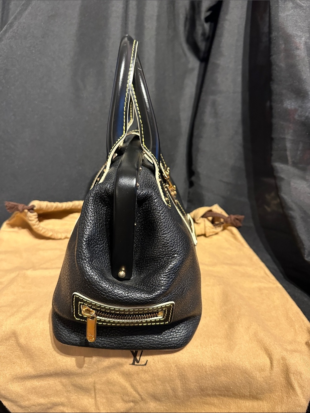Louis Vuitton Suhali L'Ingenieux PM Black Leather Doctor Bag with Gold Hardware - Picture 5 of 12